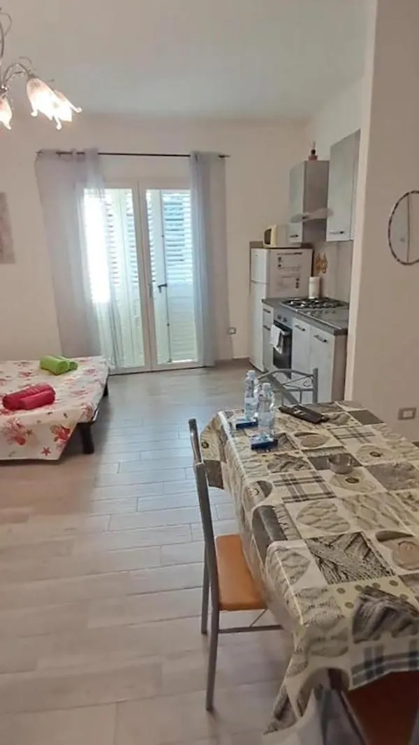 Olbia Center Regina Elena 49 Queen 0*,  إيطاليا